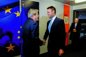 Ντρίμπλα των προεδρικών για τις διαγραφές