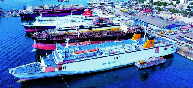 Αλλάζει χρώμα