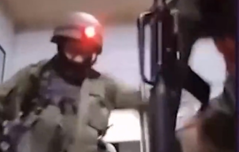 Δυτική Όχθη: «Έλεγαν ‘δεν πρέπει να ζεις’» – Παλαιστίνιος περιγράφει τον ξυλοδαρμό του από τον ισραηλινό στρατό