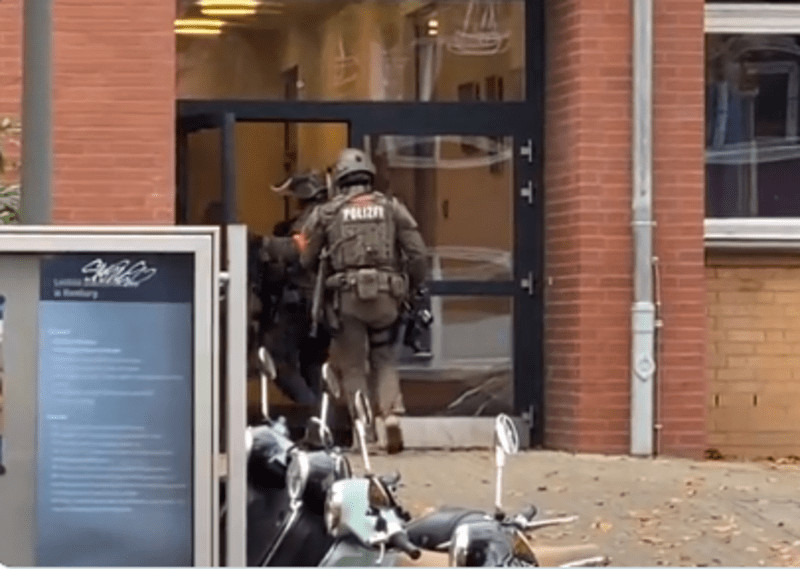 Ενοπλοι σε σχολείο στο Αμβούργο – Επιχείρηση απομάκρυνσης των μαθητών