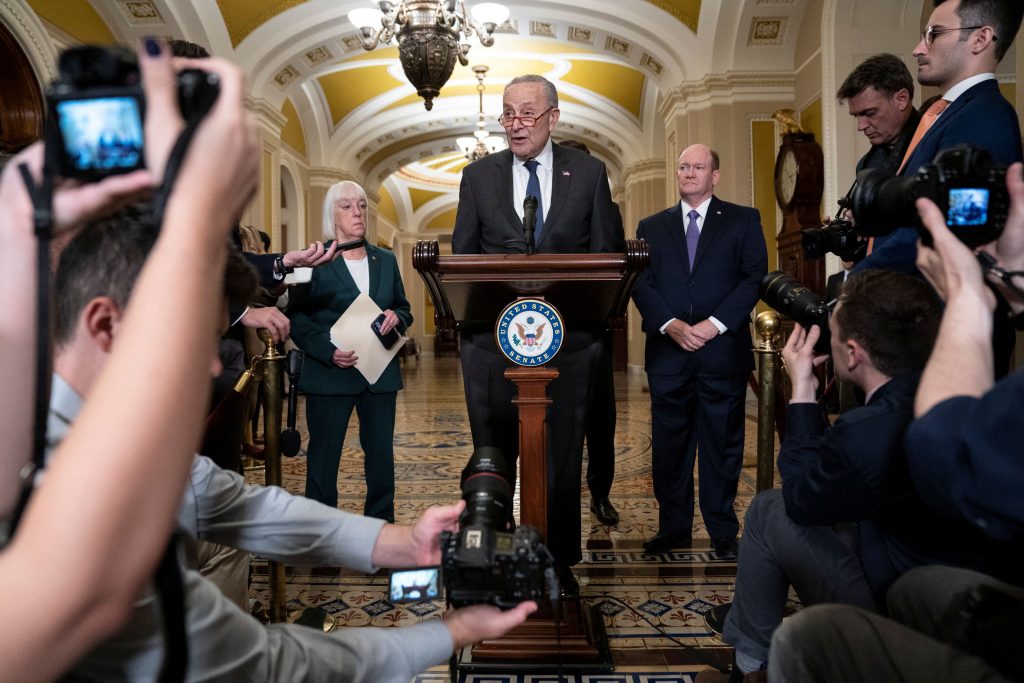 Γιατί στις ΗΠΑ οι πολιτικοί είναι ηλικιωμένοι και δεν λένε να… «αποστρατευτούν»