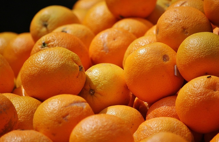 Πορτοκάλια: Έφτασαν και τα 2,5 ευρώ/κιλό στο ράφι – Τι λένε οι παραγωγοί