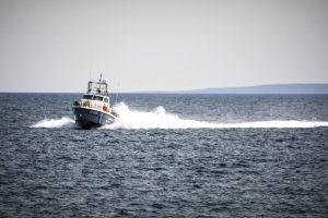 Ναυάγιο Λέσβος: Συναγερμός στο Λιμενικό – Βυθίστηκε φορτηγό πλοίο