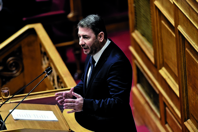 Το ΠΑΣΟΚ μπροστά σε νέες δεξαμενές