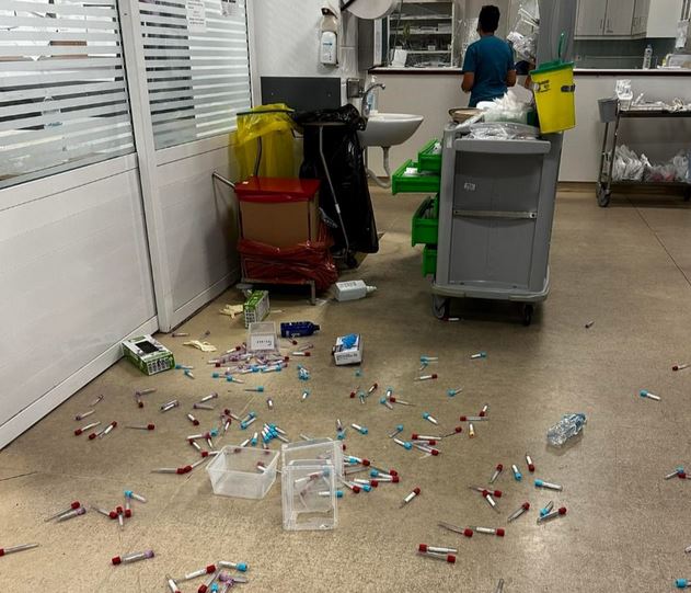 Αγρίνιο: Ασθενής σε αμόκ έκανε γυαλιά καρφιά τα Επείγοντα του Νοσοκομείου
