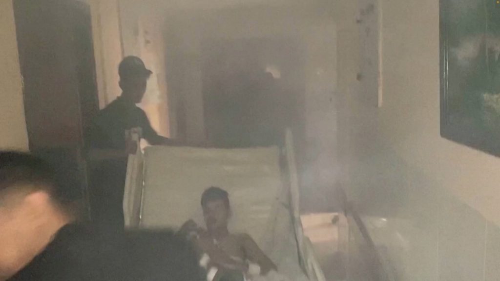Κραυγή διευθυντή νοσοκομείου Αλ Σίφα: «Οι Ισραηλινοί πυροβολούν ότι κινείται»