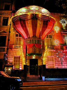 To φαντασμαγορικό αερόστατο και το «χιονισμένο» ρολόι!