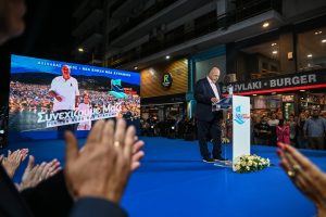 Ο Μπέος ξαναπαίρνει το όπλο κατά ομοφυλόφιλων και δημοσιογράφων – «Ναι μεν αλλά» για τον Κασσελάκη