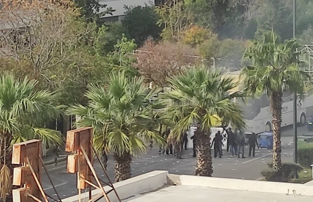 Επεισόδια στο Γεωπονικό Πανεπιστήμιο και στου Ζωγράφου – Έκλεισαν Ιερά Οδός και Ούλοφ Πάλμε