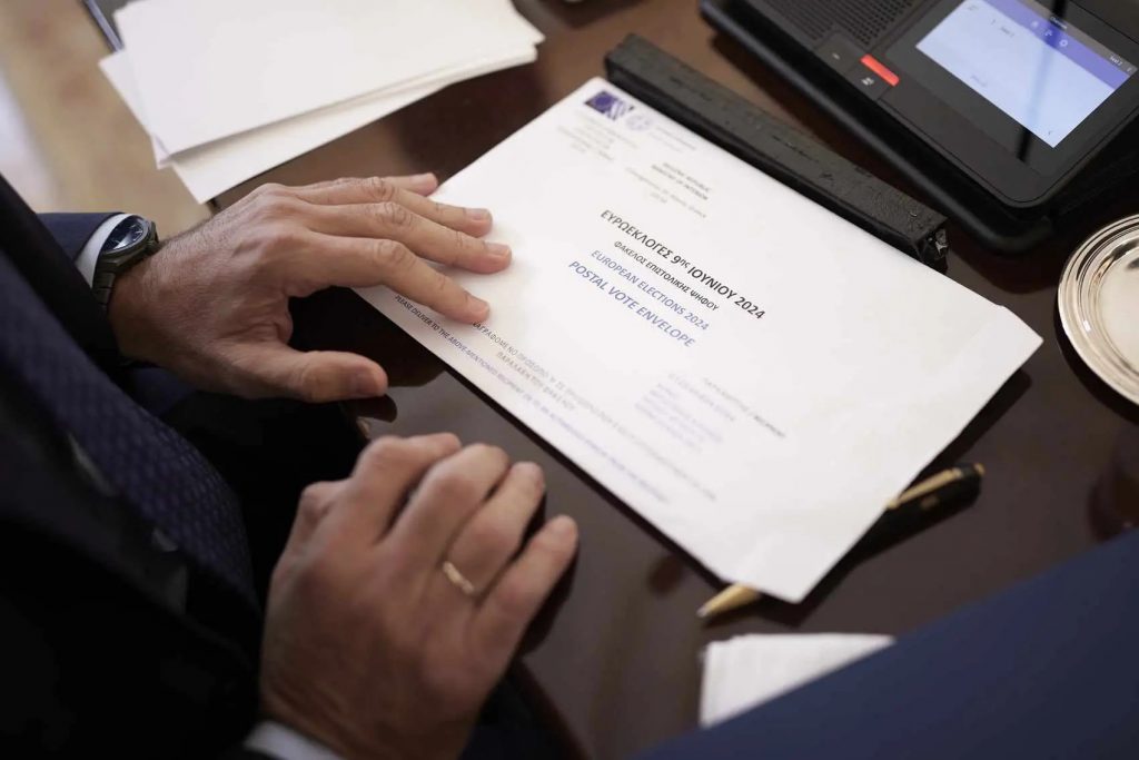 Μητσοτάκης: Επιστολική ψήφος για τις ευρωεκλογές και όλη η χώρα μια περιφέρεια με σταυρό