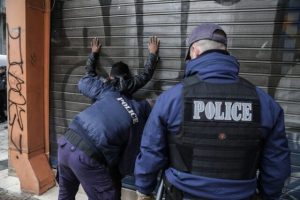 Συνελήφθησαν και απελάθηκαν 62 αλλοδαποί για εγκληματική δράση στο κέντρο της Αθήνας