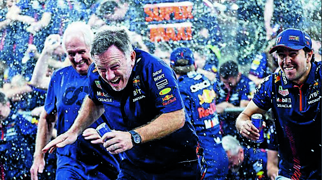 Ομάδα που κερδίζει δεν αλλάζει