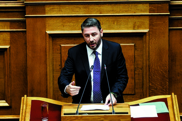 Κλιμάκωση της σύγκρουσης για τις υποκλοπές