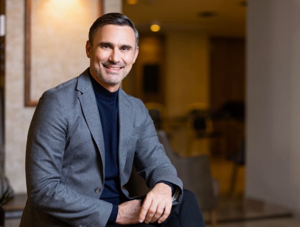 Γιώργος Καπουτζίδης: «Ξέρω πώς είναι να είσαι ένας γκέι σε μια επαρχιακή πόλη»