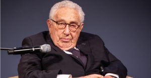 Πέθανε σε ηλικία 100 ετών ο πρώην υπουργός Εξωτερικών των ΗΠΑ Χένρι Κίσινγκερ