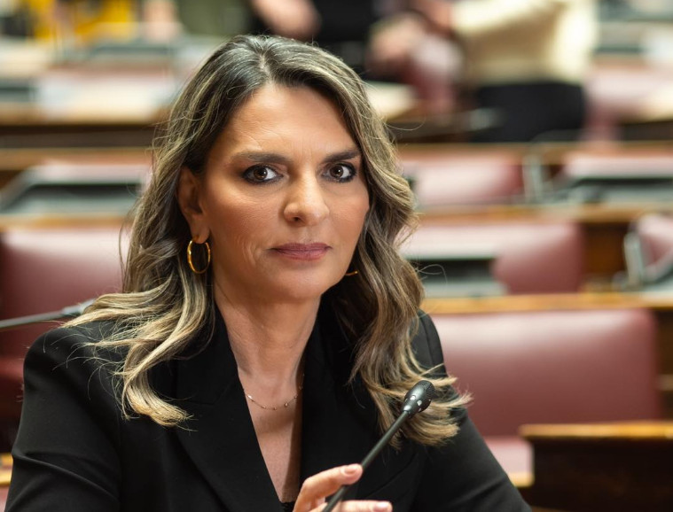 Η Πέτη Πέρκα απαντά στον Κασσελάκη – Τι θα κάνει με την έδρα της