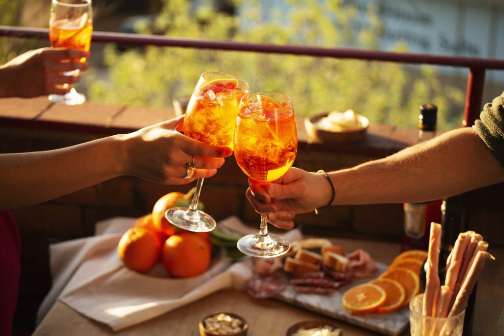 Πώς το Spritz κατάφερε να γίνει το «κοκτέιλ της στιγμής»