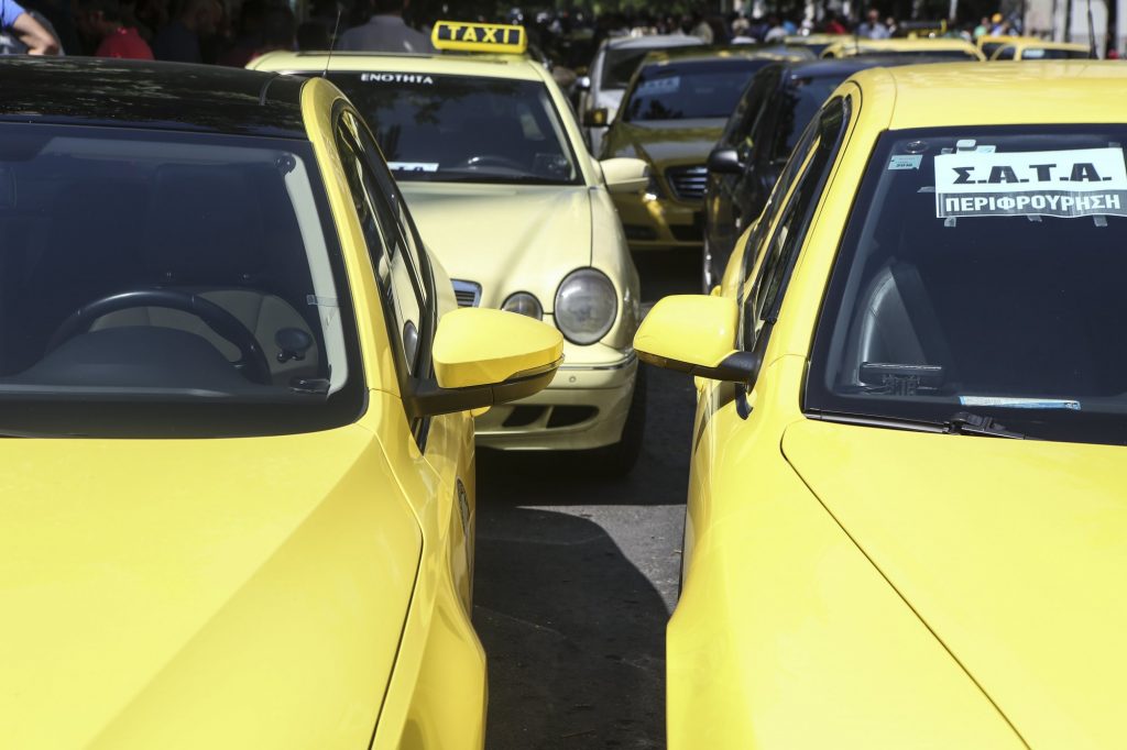 Χωρίς ταξί σήμερα – Ποιες ώρες τραβούν «χειρόφρενο»