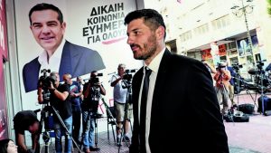 Ο Αγνωστος Χ μπροστά στις μαζικές αποχωρήσεις