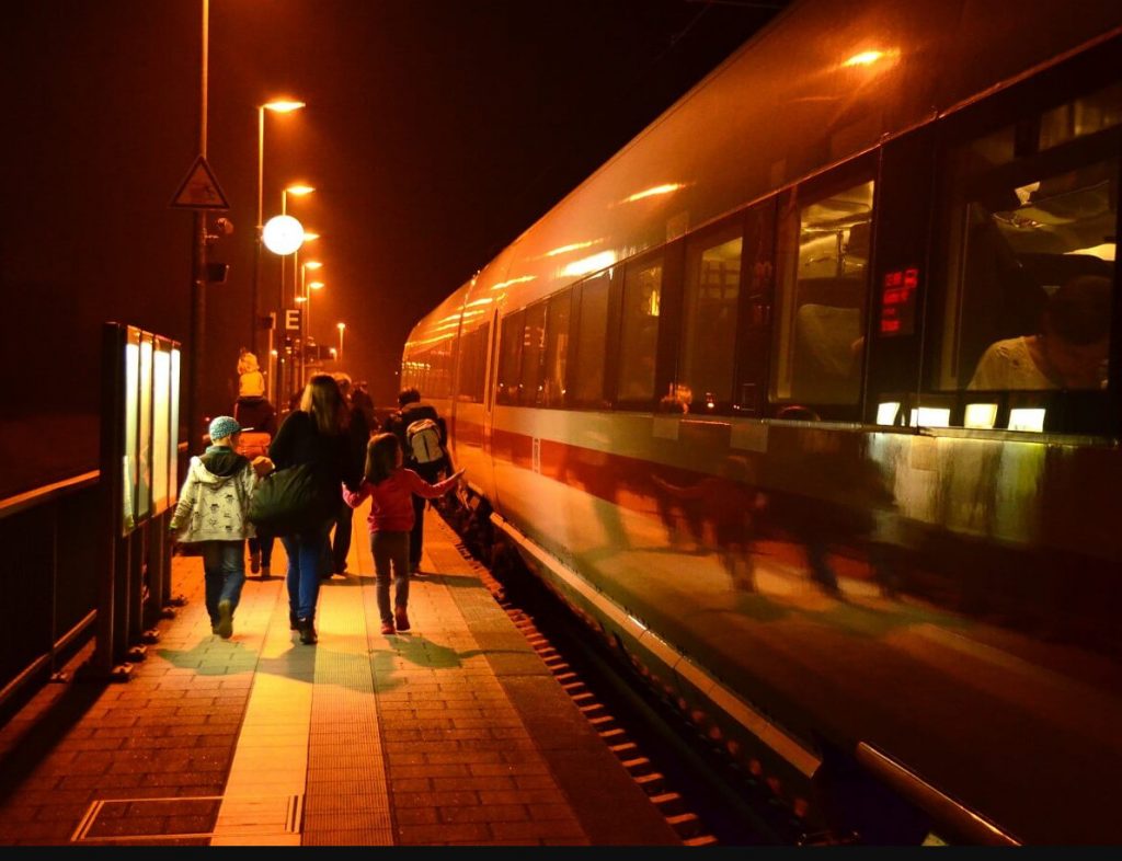 Πως τα νυχτερινά τρένα σκοπεύουν να αντικαταστήσουν τα αεροπορικά ταξίδια