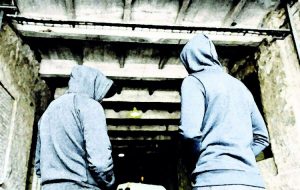 Ταύρος: Συνελήφθησαν δύο 16χρονοι και ένας 14χρονος για ληστεία – Ο ένας κατείχε μαχαίρι