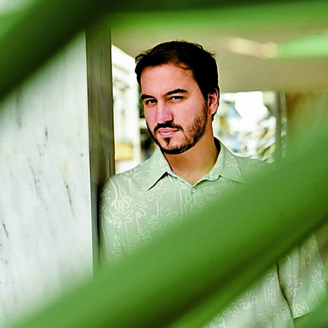 Θα περιμένω έξω