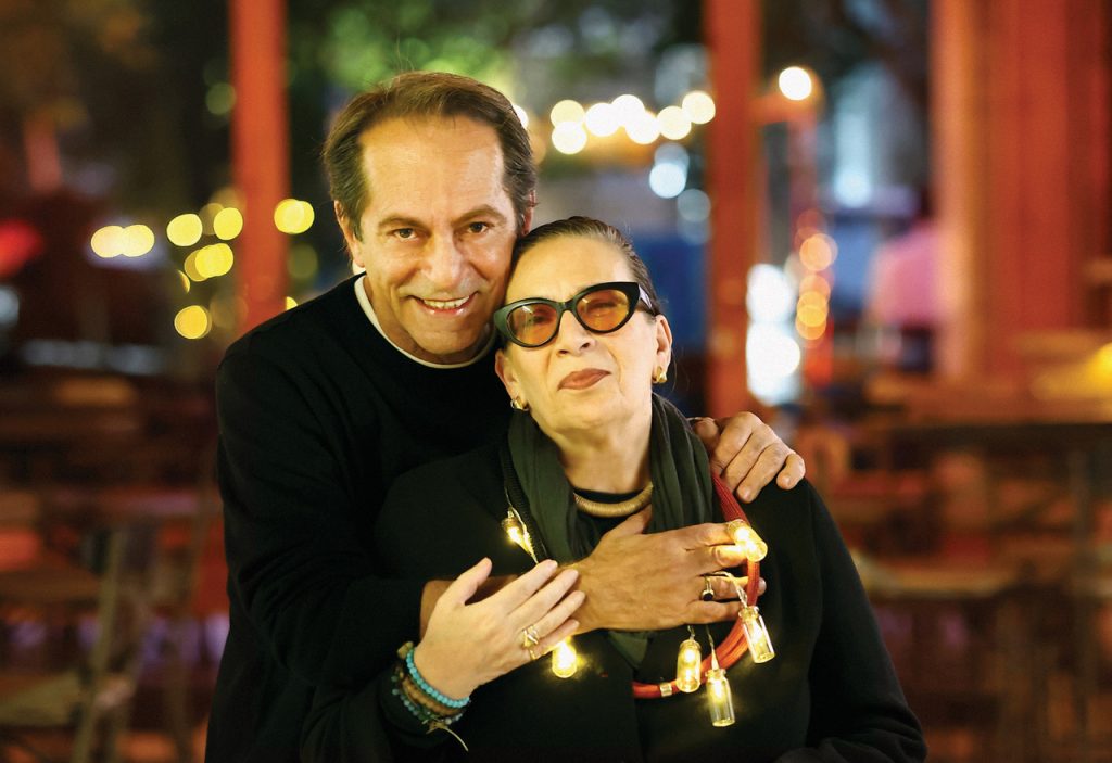 Ένα «Βράδυ στην Αθήνα» με τη Λίνα Νικολακοπούλου και τον Παρασκευά Καρασούλο