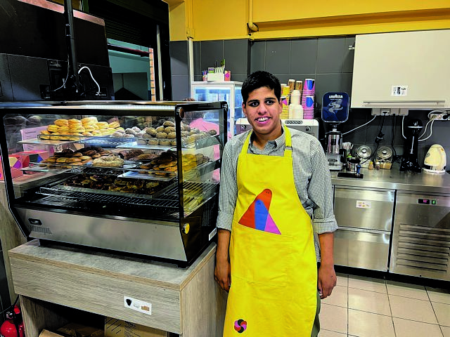 Μαθητές με ιδιαιτερότητες ανέλαβαν το κυλικείο