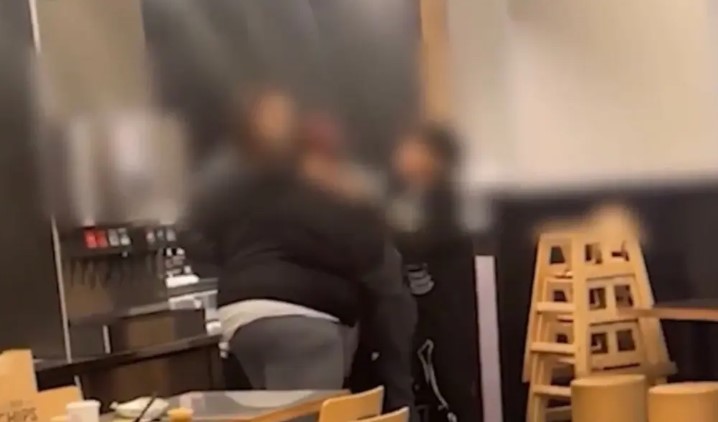 ΗΠΑ: Υπάλληλος εστιατορίου ξυλοκοπήθηκε βάναυσα για μια έξτρα χρέωση φαγητού
