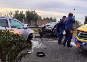 Σπάτα: Τροχαίο δυστύχημα με δύο νεκρούς μετά από μετωπική σύγκρουση Ι.Χ