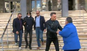 Θεσσαλονίκη: Πολίτης όρμησε έξω από τα δικαστήρια στον Νορβηγό που σκότωσε τον αστυνομικό