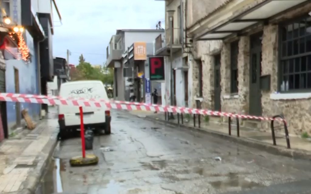 Συναγερμός για πυροβολισμούς έξω από νυχτερινό κέντρο στο Γκάζι – Τρεις σοβαρά τραυματίες