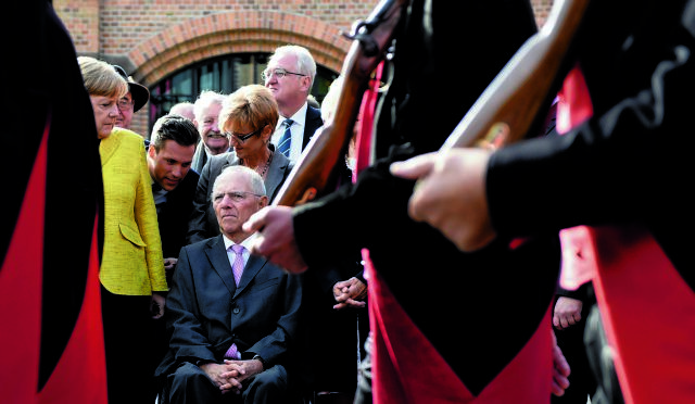 Ο πολιτικός με το βλοσυρό βλέμμα