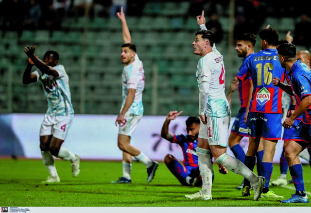 Ισπανοί και Πορτογάλοι «στέλνουν» τον Καρβαλιάλ στο λιμάνι