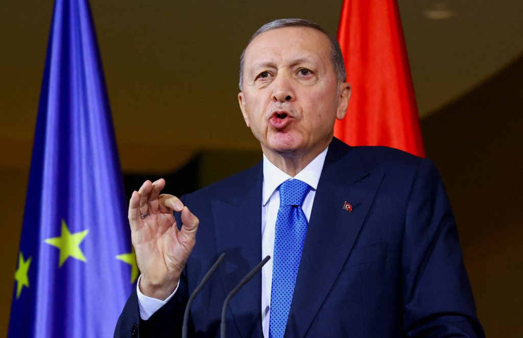 «Ο στρατηγικός στόχος του Ερντογάν ήταν να γίνει σουλτάνος»