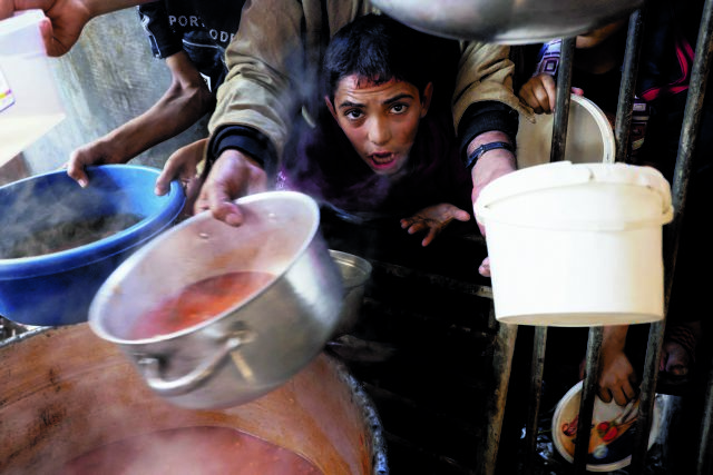 Ανελέητος βομβαρδισμός της Λωρίδας της Γάζας