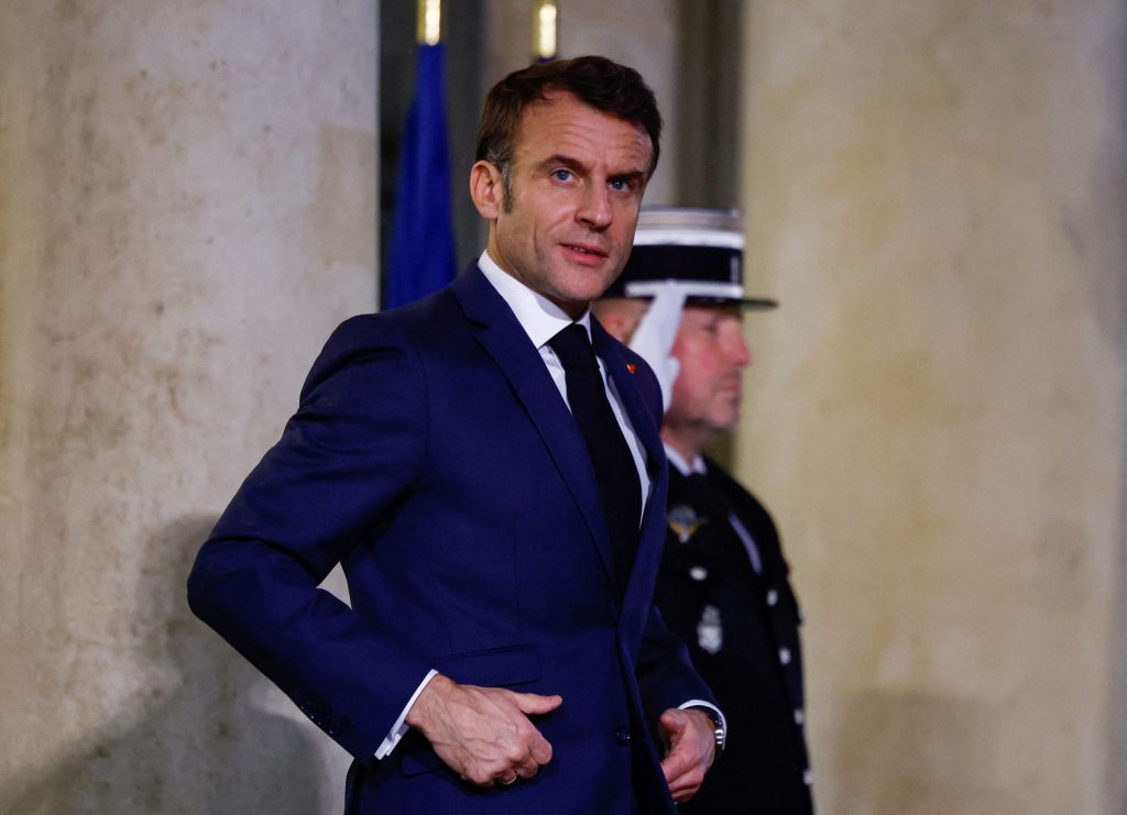 «Προδότης ο Μακρόν;» – Ξεσήκωσε τους πάντες ο Γάλλος πρόεδρος με τα καμώματά του