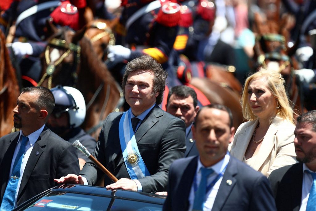 Αργεντινή: Έρχεται «λιτότητα-σοκ» γιατί δεν υπάρχουν λεφτά – Ορκίστηκε πρόεδρος ο ακροδεξιός Μιλέι
