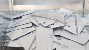 Ανατροπές από νέα δημοσκόπηση – Ποιο κόμμα βρίσκεται στη δεύτερη θέση, τι γίνεται με τη Νέα Αριστερά