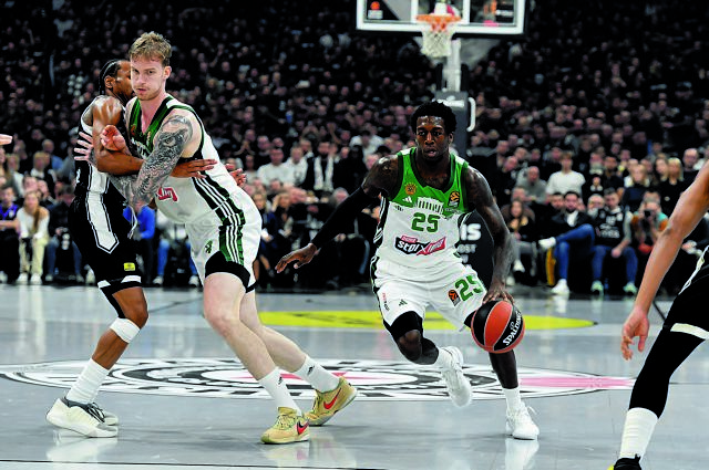 Λύγισε στην παράταση