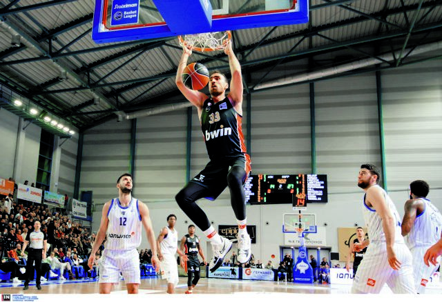 Με… πύργο έκανε περίπατο στην Καρδίτσα