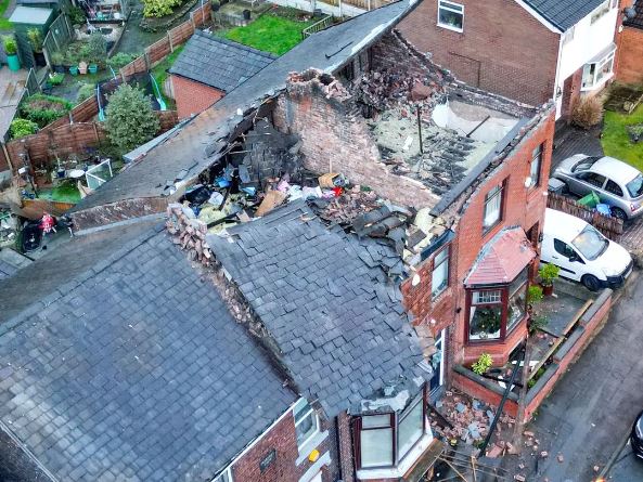 Οικογένεια σώθηκε από θαύμα μετά από καταιγίδα – Ανεμοστρόβιλος διέλυσε το σπίτι της