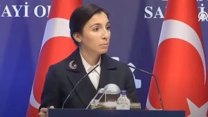Τουρκία: Η κεντρική τραπεζίτρια αποκάλυψε ότι μένει με τους γονείς της