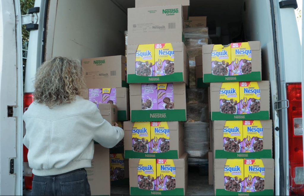 Nestlé Ελλάς: Με τη βοήθεια της Τράπεζας Τροφίμων πραγματοποιεί μία γιορτινή προσφορά στους πληγέντες της Θεσσαλίας