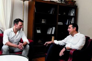 Στέφανος Κασσελάκης: Πώς μοιράζει το παιχνίδι στις τάσεις
