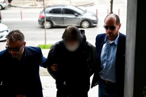Θεσσαλονίκη: Στον ανακριτή ο 44χρονος Νορβηγός για τη δολοφονία του αστυνομικού