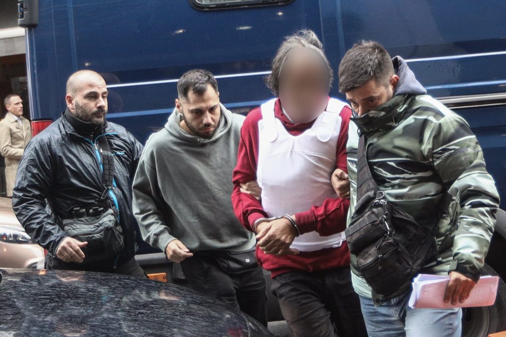 Γυναικοκτονία στη Σαλαμίνα: Πήρε προθεσμία ο δολοφόνος της 43χρονης – Σοκάρει η κατάθεσή του