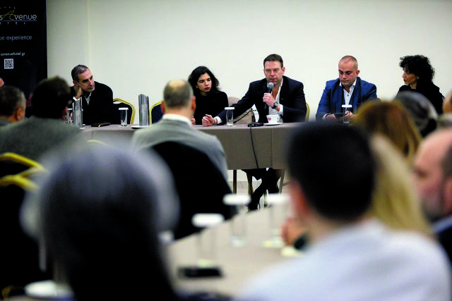 Ποιες είναι οι διαφορές και ποιες οι ομοιότητες με τα λεγόμενα primaries στις ΗΠΑ