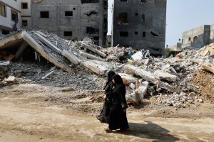 Νεκροί, κατεστραμμένα κτίρια και βομβαρδισμένες βιβλιοθήκες: Στη Γάζα θρηνούν για κάθε απώλεια