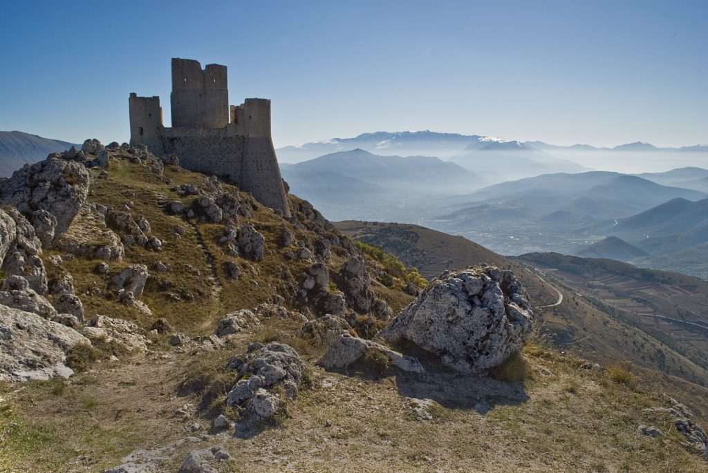 To μυστηριώδες και πιο ψηλό κάστρο στα Απέννινα Όρη